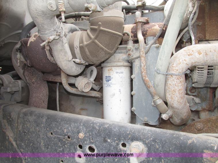 image for item F7491 1995 Ford LT8000 dump truck