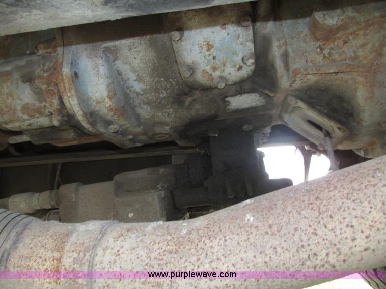 image for item F7491 1995 Ford LT8000 dump truck