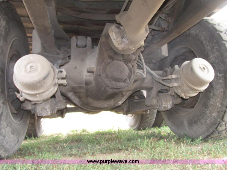 image for item F7491 1995 Ford LT8000 dump truck