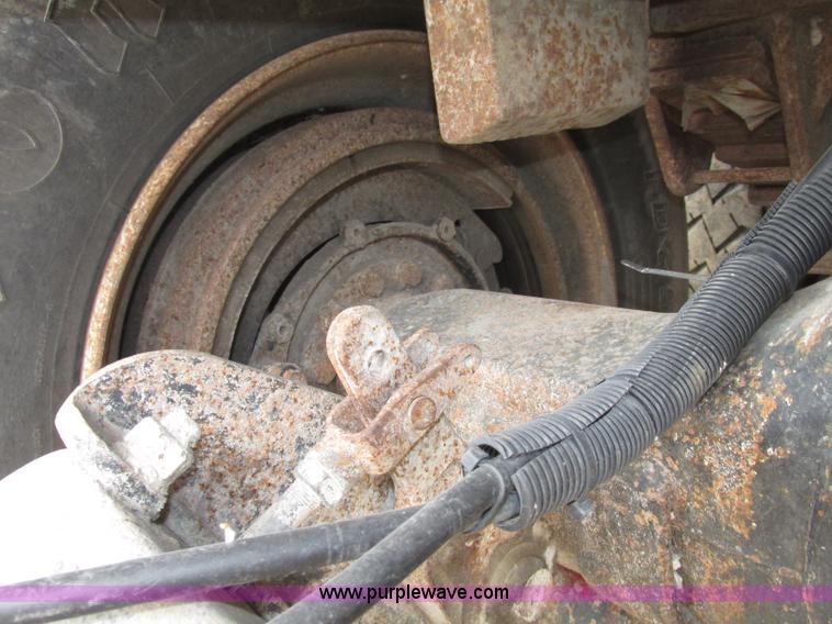 image for item F7491 1995 Ford LT8000 dump truck