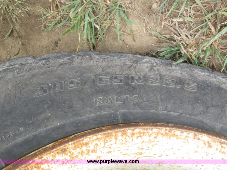 image for item F7491 1995 Ford LT8000 dump truck