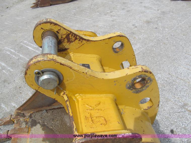 image for item F8817 24"W backhoe bucket