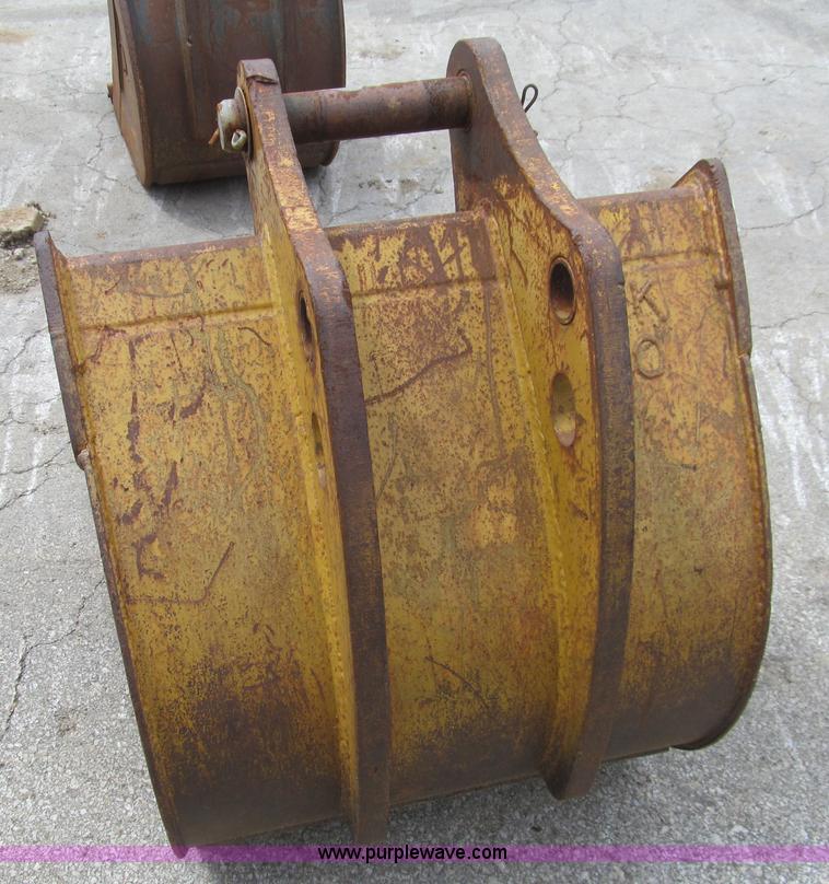 image for item F8820 30"W backhoe bucket