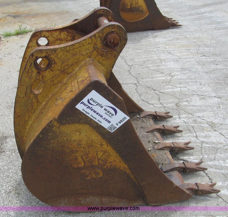 image for item F8820 30"W backhoe bucket