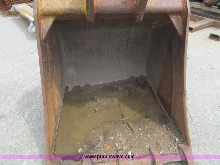 image for item F8820 30"W backhoe bucket
