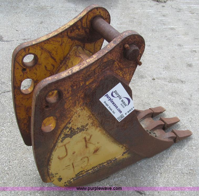 image for item F8821 12"W backhoe bucket