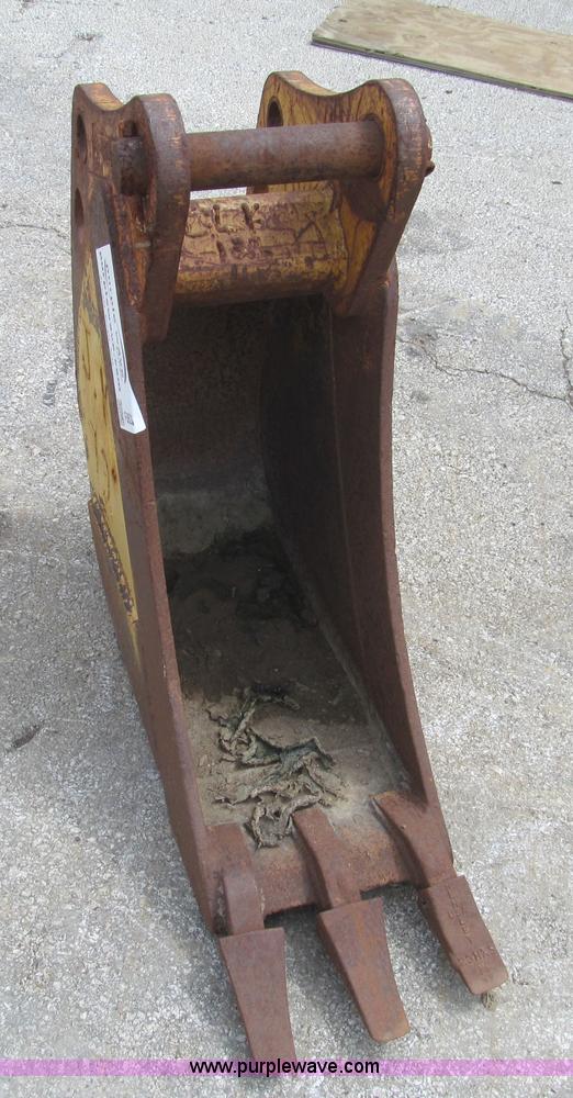 image for item F8821 12"W backhoe bucket