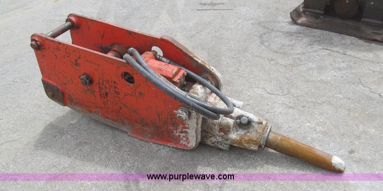 image for item F8824 NPK 4XE hydraulic breakers