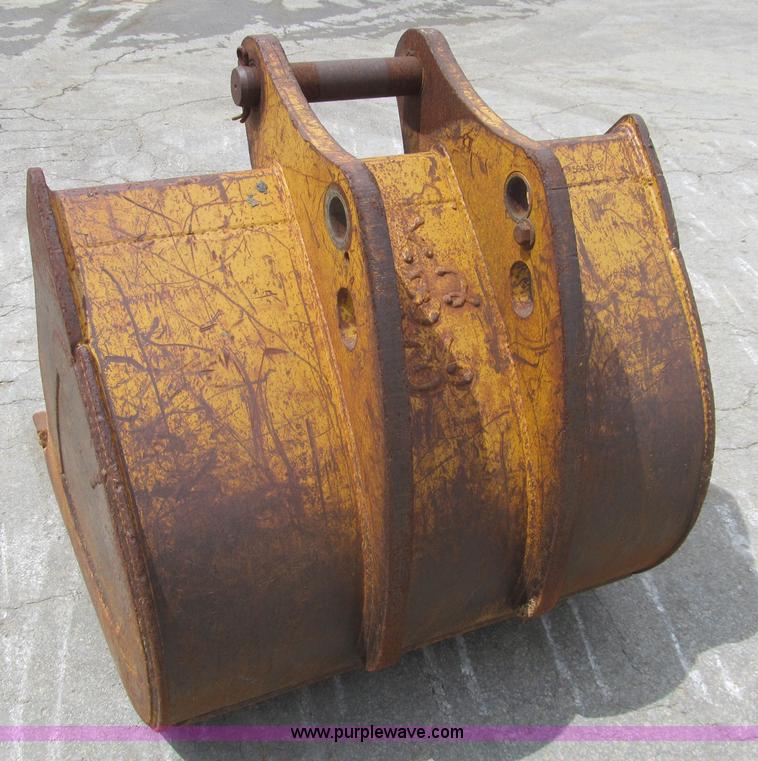 image for item F8837 36"W backhoe bucket