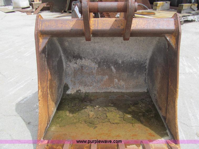 image for item F8837 36"W backhoe bucket