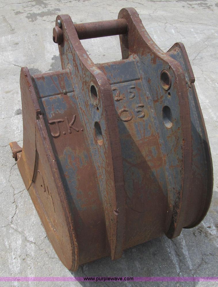 image for item F8838 24"W backhoe bucket