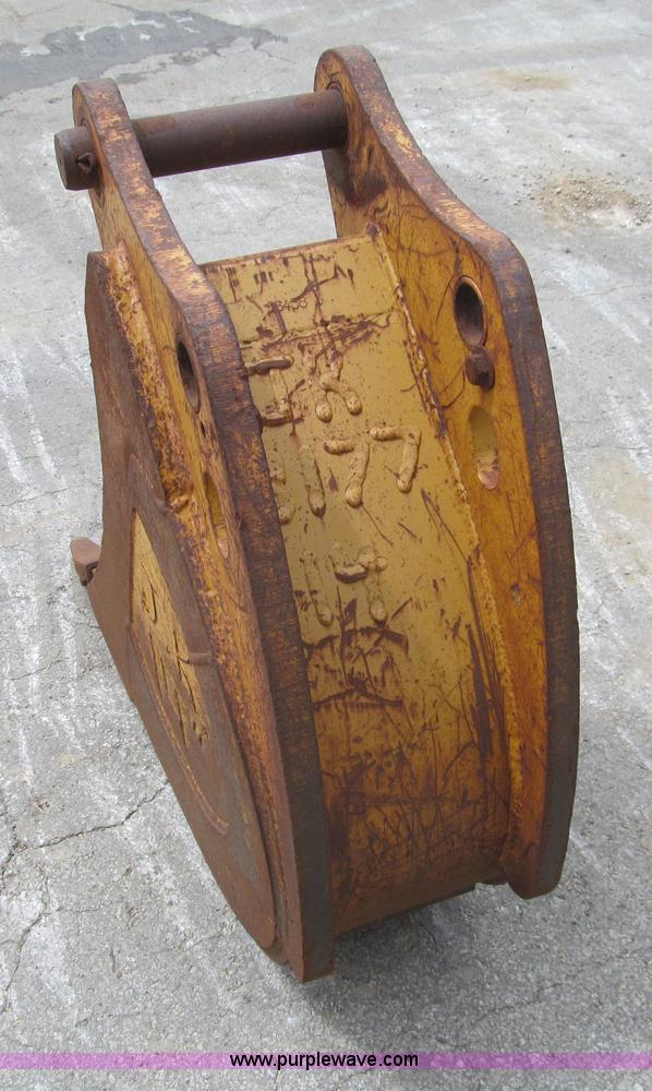 image for item F8839 14"W backhoe bucket