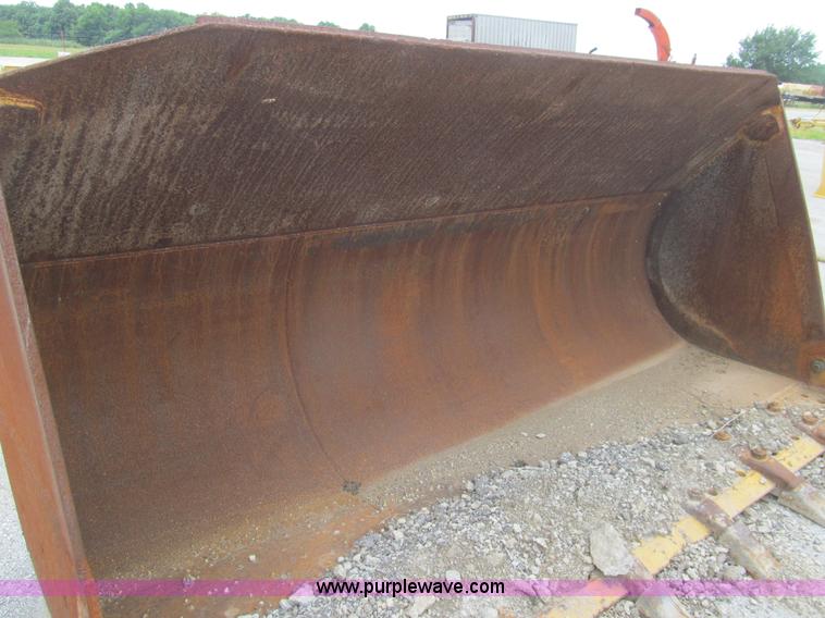 image for item F8841 Caterpillar 126"W loader bucket