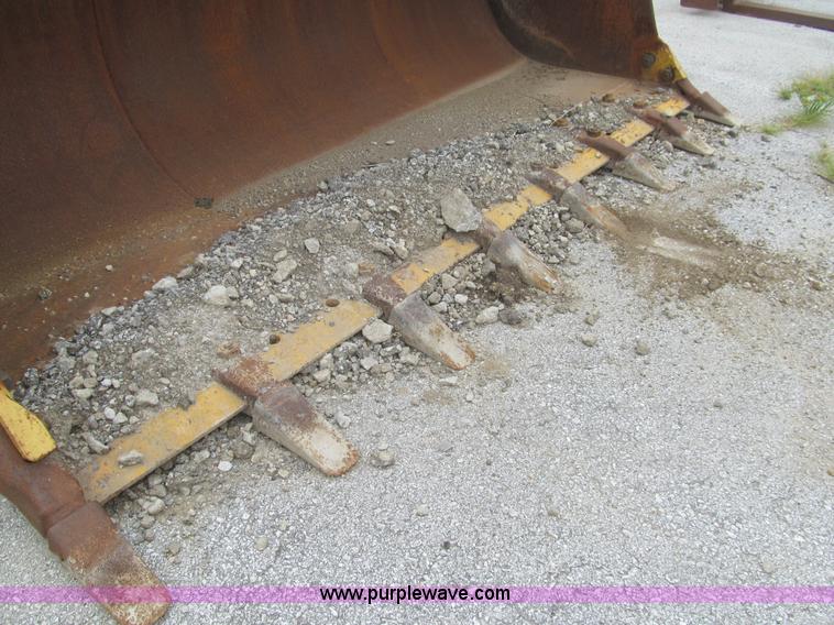 image for item F8841 Caterpillar 126"W loader bucket