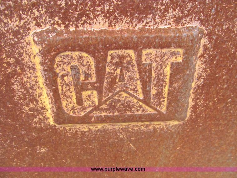image for item F8841 Caterpillar 126"W loader bucket