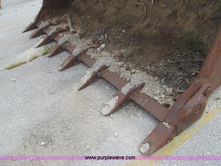 image for item F8844 Caterpillar 973 bucket