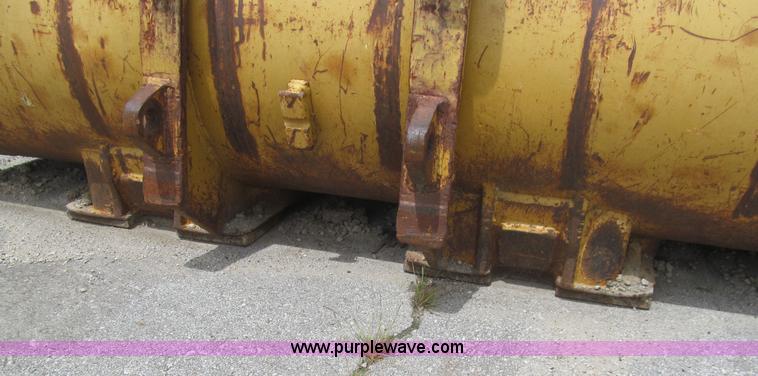 image for item F8844 Caterpillar 973 bucket
