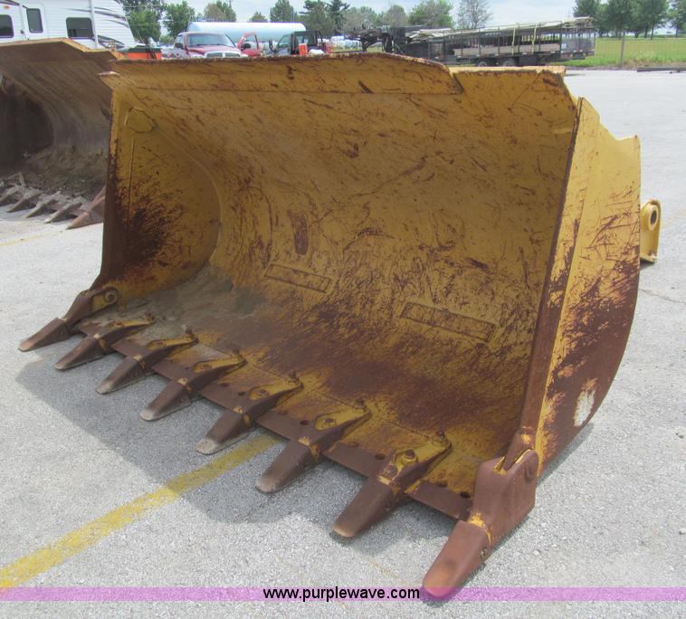 image for item F8847 Caterpillar 963 bucket