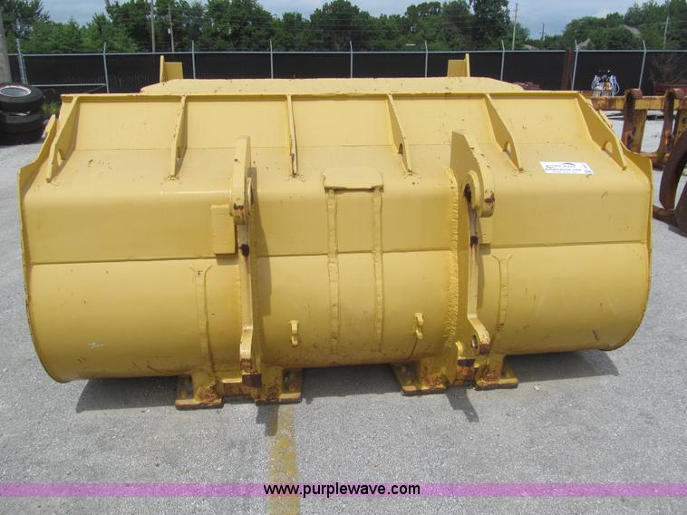 image for item F8847 Caterpillar 963 bucket