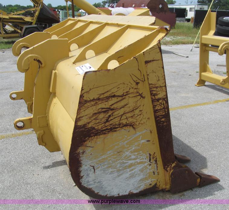 image for item F8847 Caterpillar 963 bucket