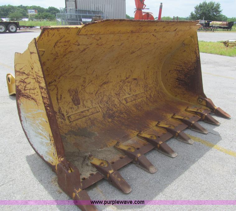 image for item F8847 Caterpillar 963 bucket