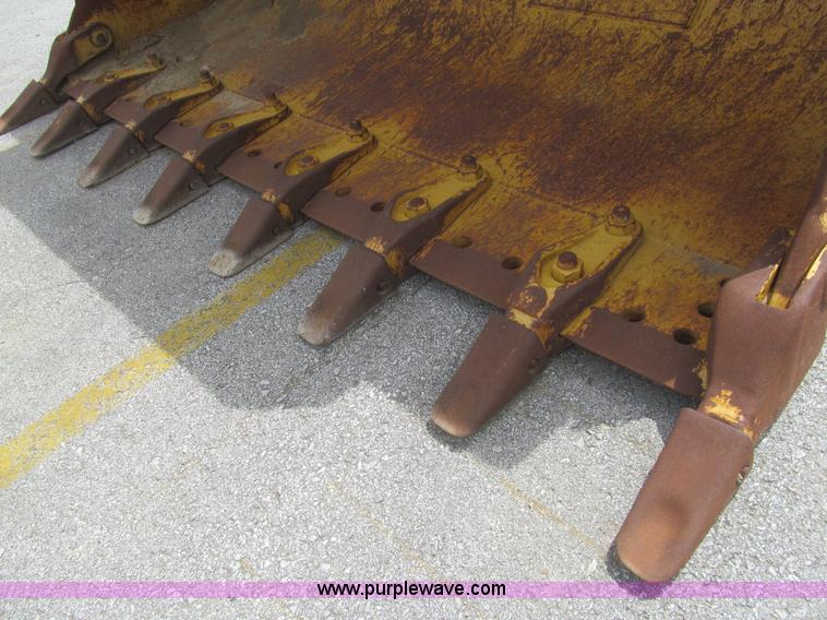 image for item F8847 Caterpillar 963 bucket