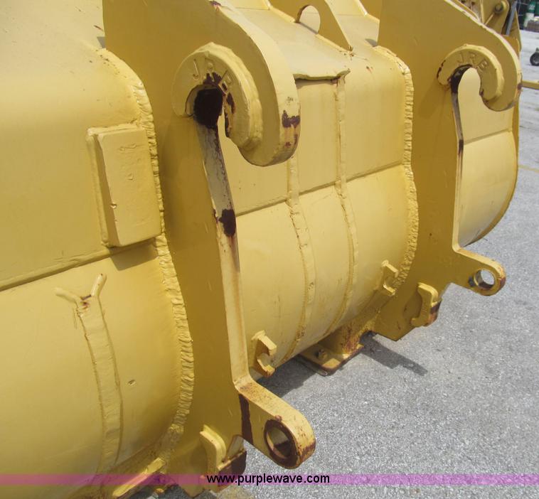 image for item F8847 Caterpillar 963 bucket