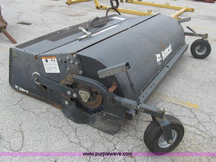 image for item F8854 2006 Bobcat Sweeper 84 broom