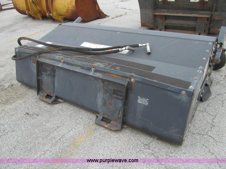 image for item F8854 2006 Bobcat Sweeper 84 broom