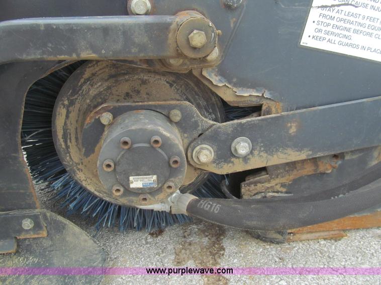 image for item F8854 2006 Bobcat Sweeper 84 broom