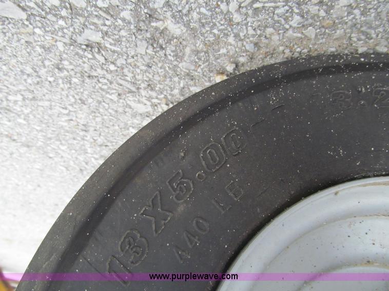 image for item F8854 2006 Bobcat Sweeper 84 broom