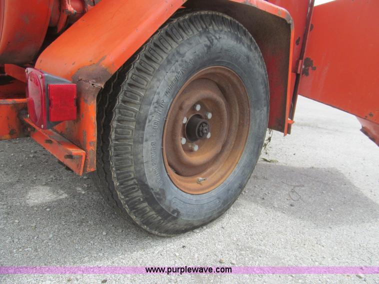 image for item F8856 Morbark Eager Beaver wood chipper