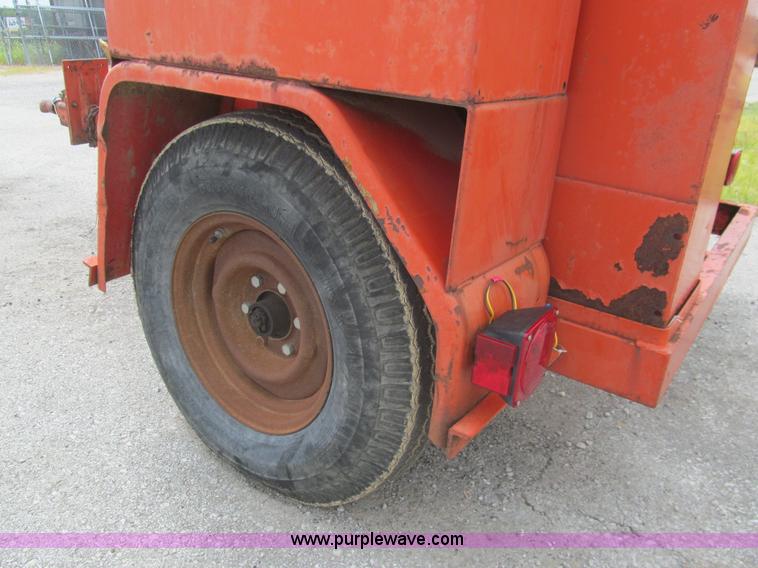 image for item F8856 Morbark Eager Beaver wood chipper