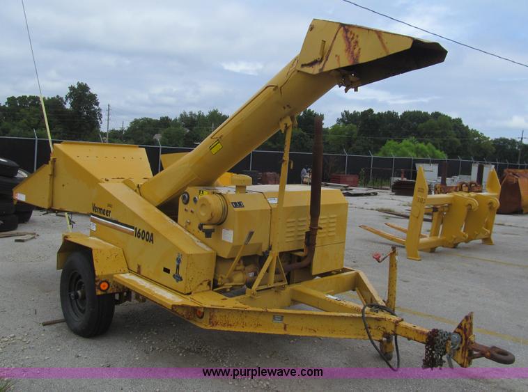 image for item F8857 Vermeer 1600A wood chipper