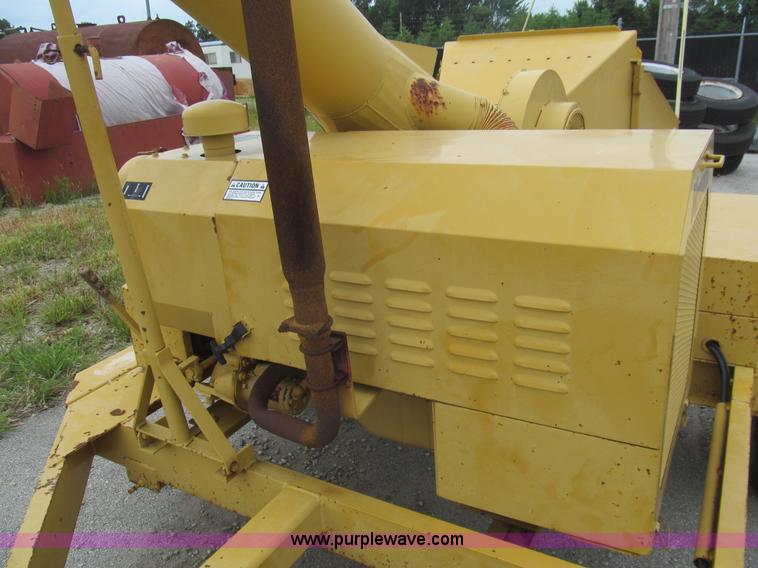 image for item F8857 Vermeer 1600A wood chipper