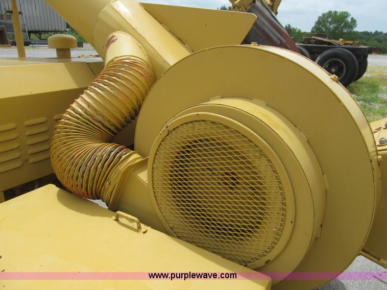 image for item F8857 Vermeer 1600A wood chipper