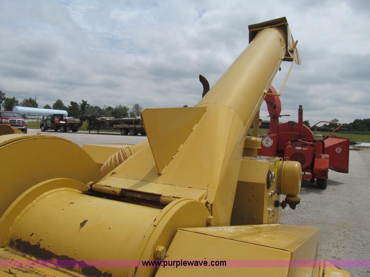 image for item F8857 Vermeer 1600A wood chipper