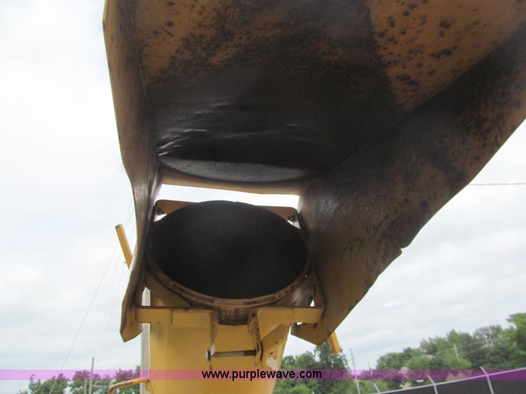 image for item F8857 Vermeer 1600A wood chipper