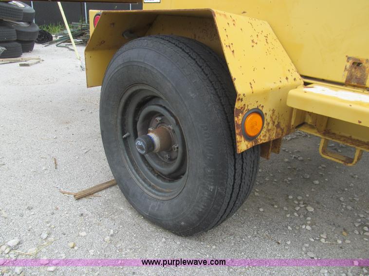 image for item F8857 Vermeer 1600A wood chipper