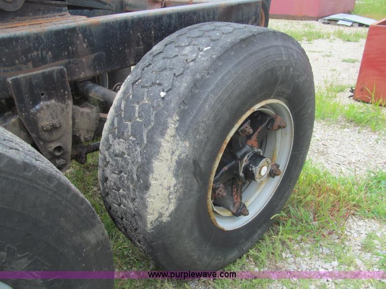 image for item F8859 Fifth wheel dolly