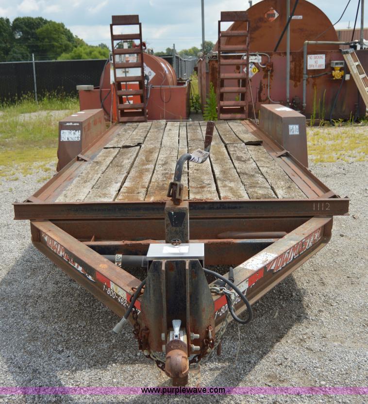 image for item F8865 2000 Towmaster trailer