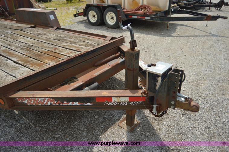 image for item F8865 2000 Towmaster trailer