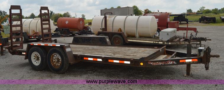 image for item F8866 2000 Towmaster trailer