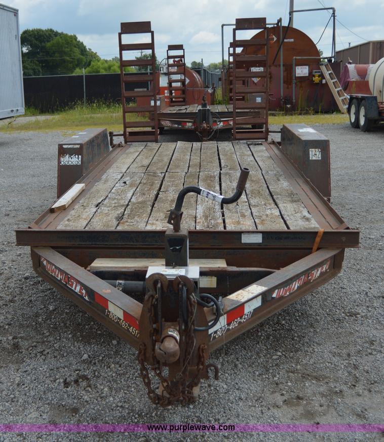 image for item F8866 2000 Towmaster trailer