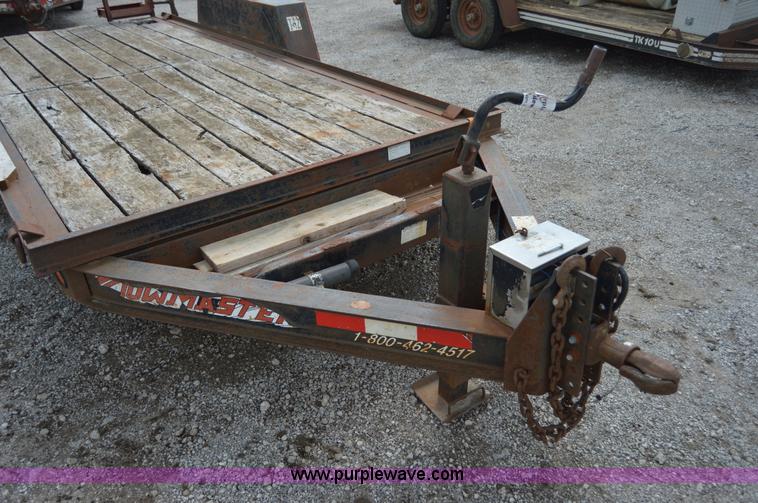 image for item F8866 2000 Towmaster trailer