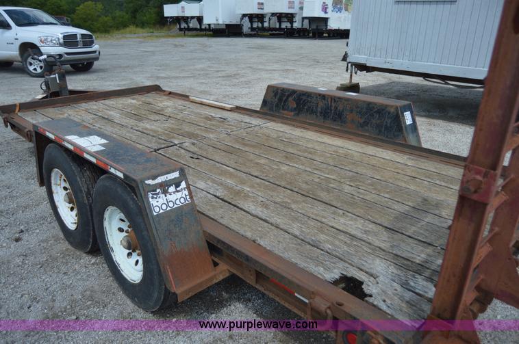 image for item F8866 2000 Towmaster trailer