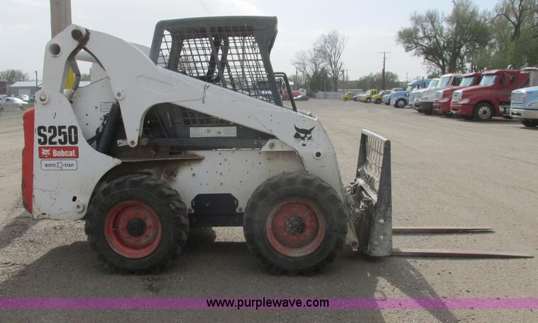 image for item G8294 2008 Bobcat S250 skid steer