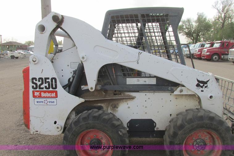 image for item G8294 2008 Bobcat S250 skid steer