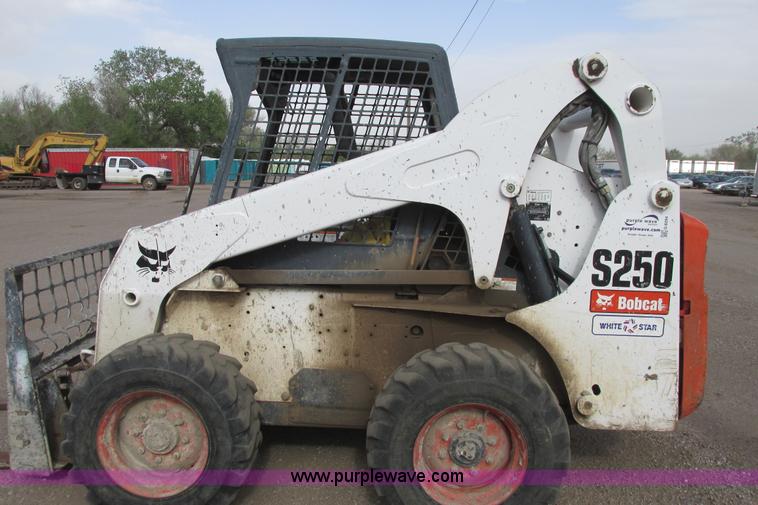 image for item G8294 2008 Bobcat S250 skid steer