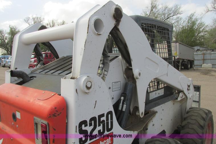image for item G8294 2008 Bobcat S250 skid steer